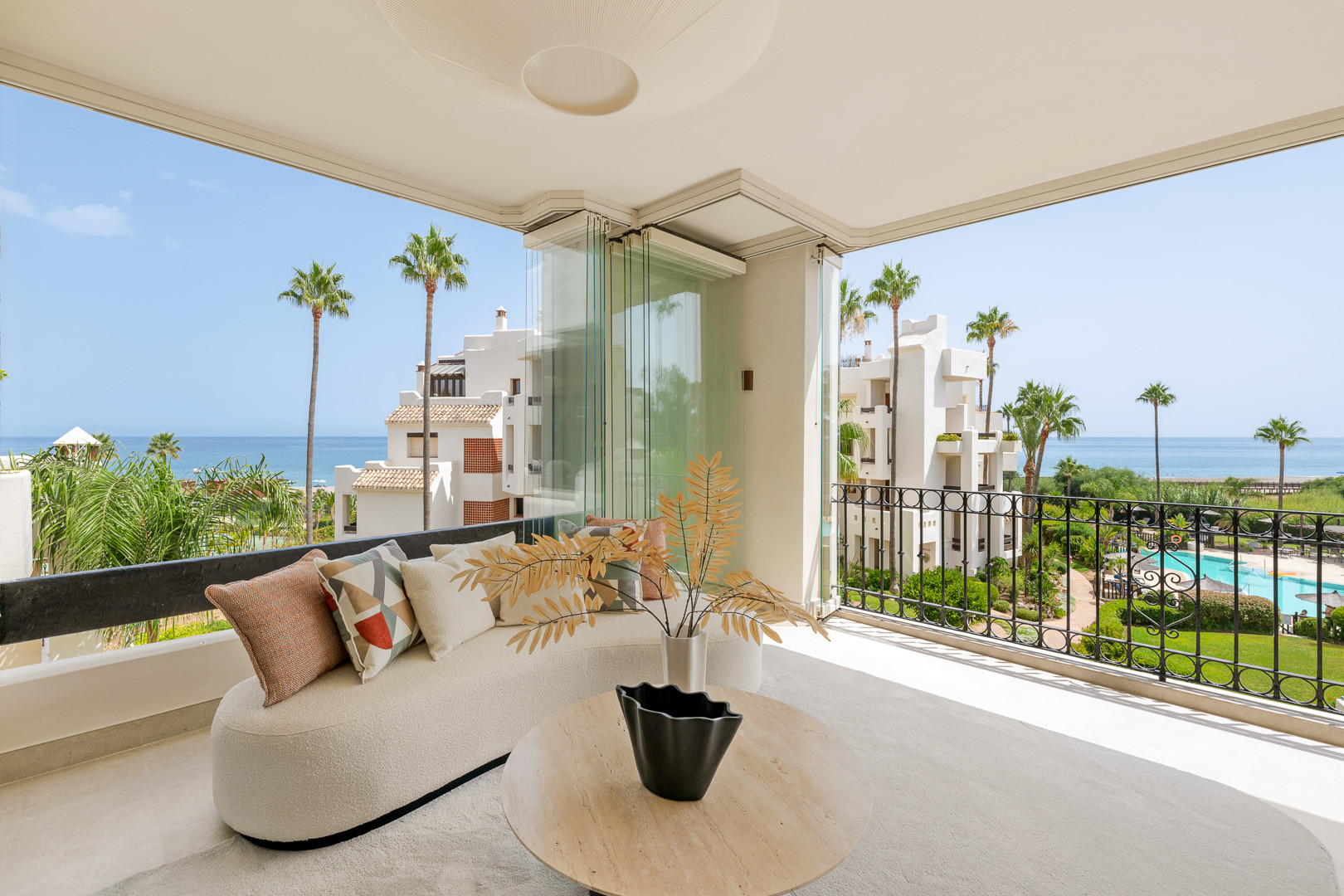 Nueva Milla de Oro, Estepona