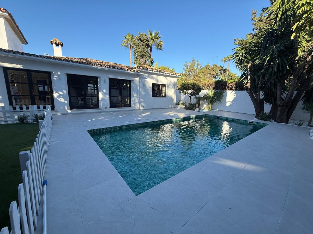 El Paraíso, Estepona